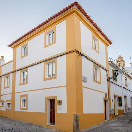 Azinheira Suites Townhouse - Alojamento Turistico (Adults Only) Елваш Екстер'єр фото