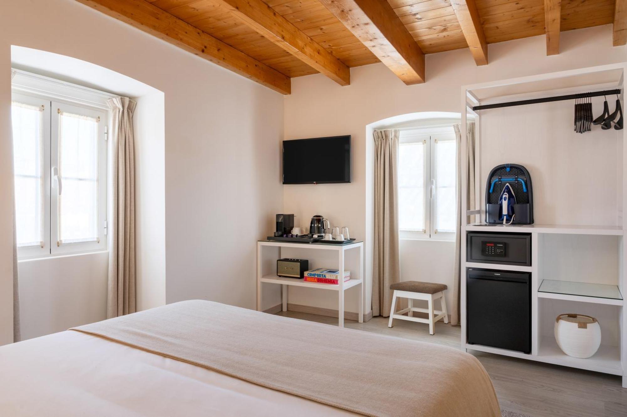 Azinheira Suites Townhouse - Alojamento Turistico (Adults Only) Елваш Екстер'єр фото